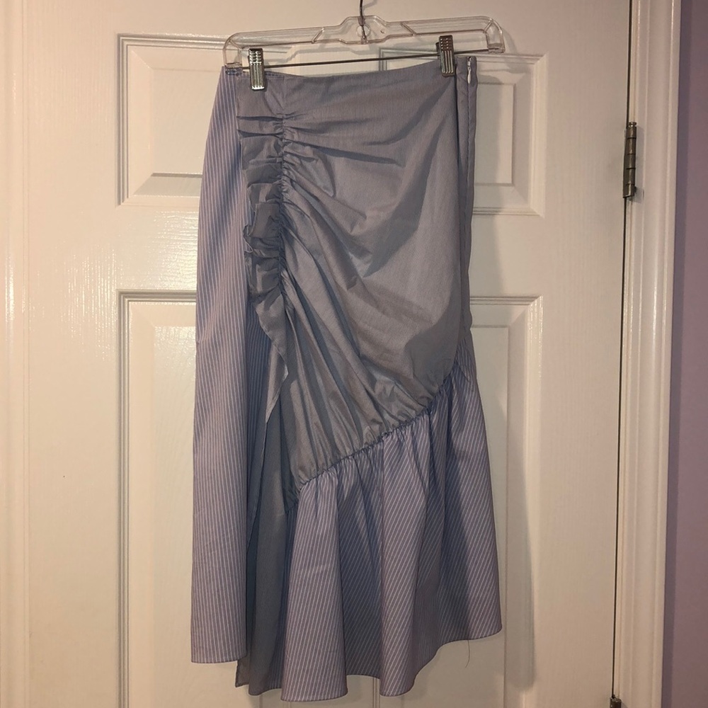 Assymetrical ruffle skirt